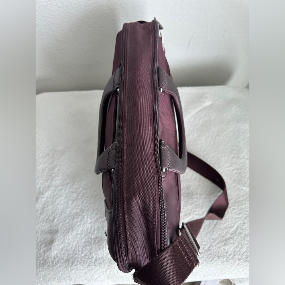 Tumi Burgundy Nylon T-Pass Kennedy Deluxe Brief Laptop Bag‎ - Picture 11 of 17